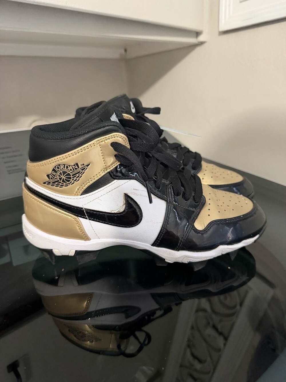 Jordan 1 Mid Cleat Size 5.5Y Metallic Gold Black